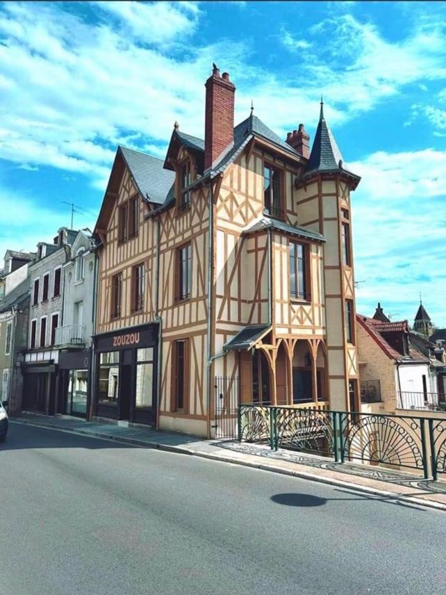 Logis Hotel La Maison A Pan De Bois Vierzon Kültér fotó