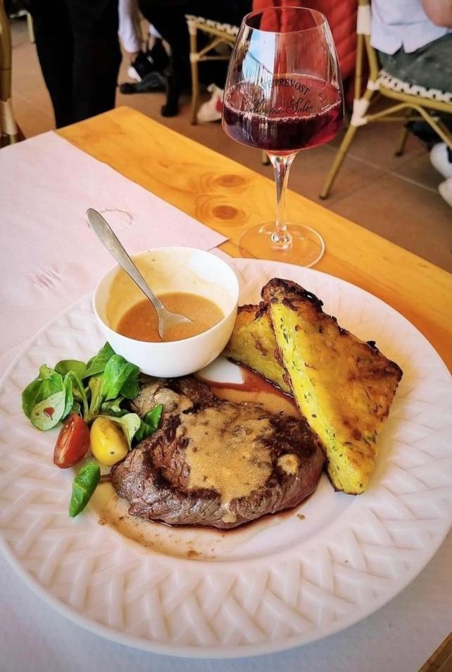 Logis Hotel La Maison A Pan De Bois Vierzon Kültér fotó