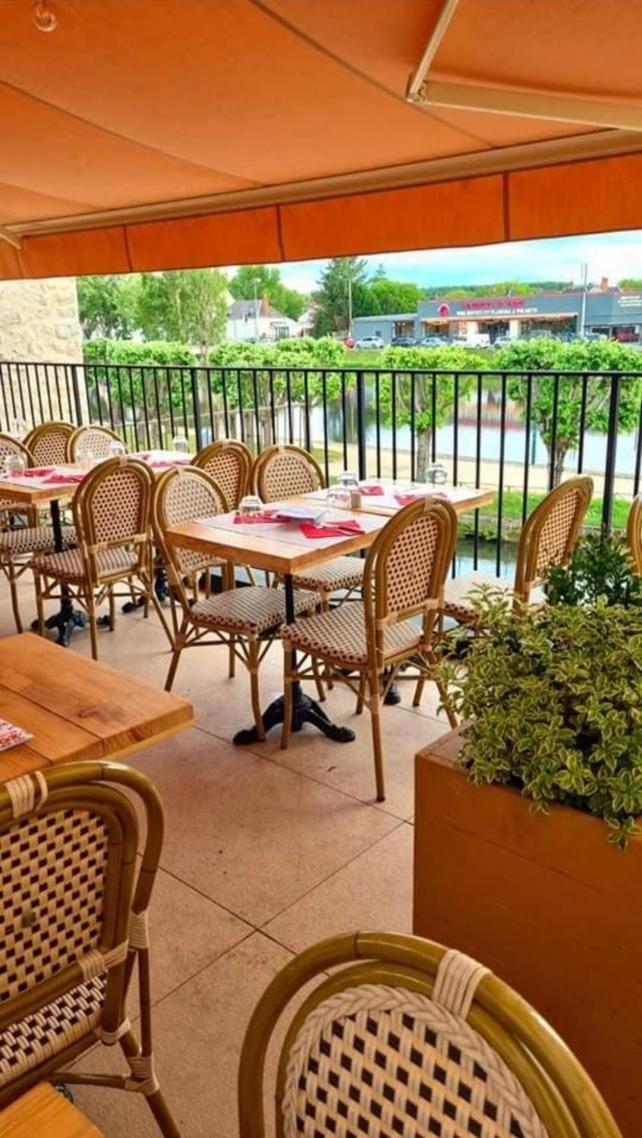 Logis Hotel La Maison A Pan De Bois Vierzon Kültér fotó