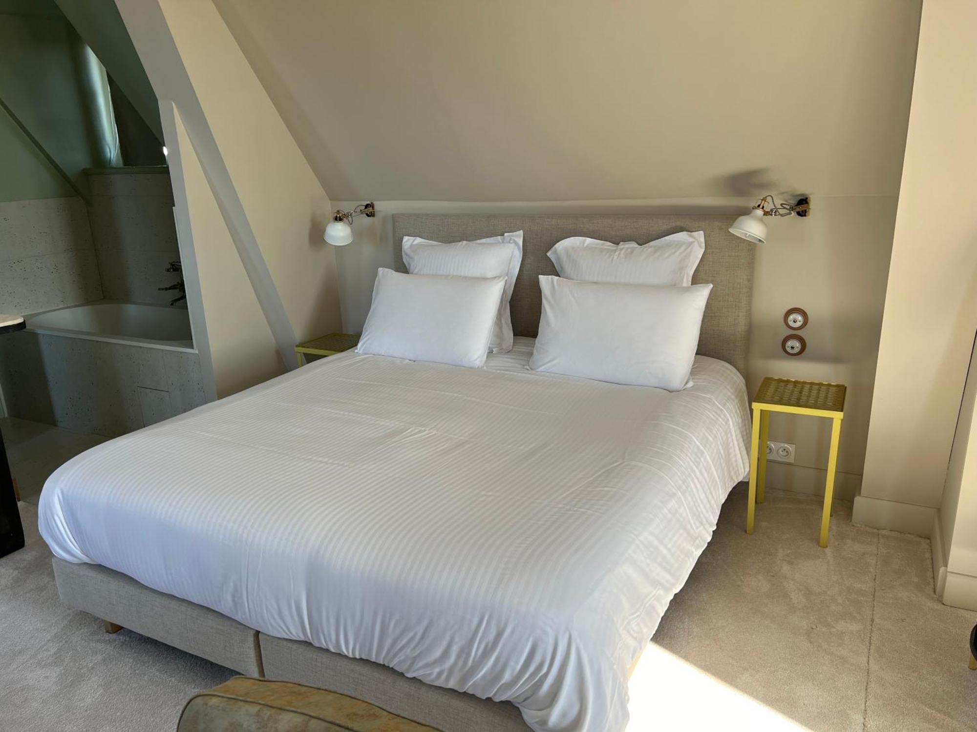 Logis Hotel La Maison A Pan De Bois Vierzon Kültér fotó