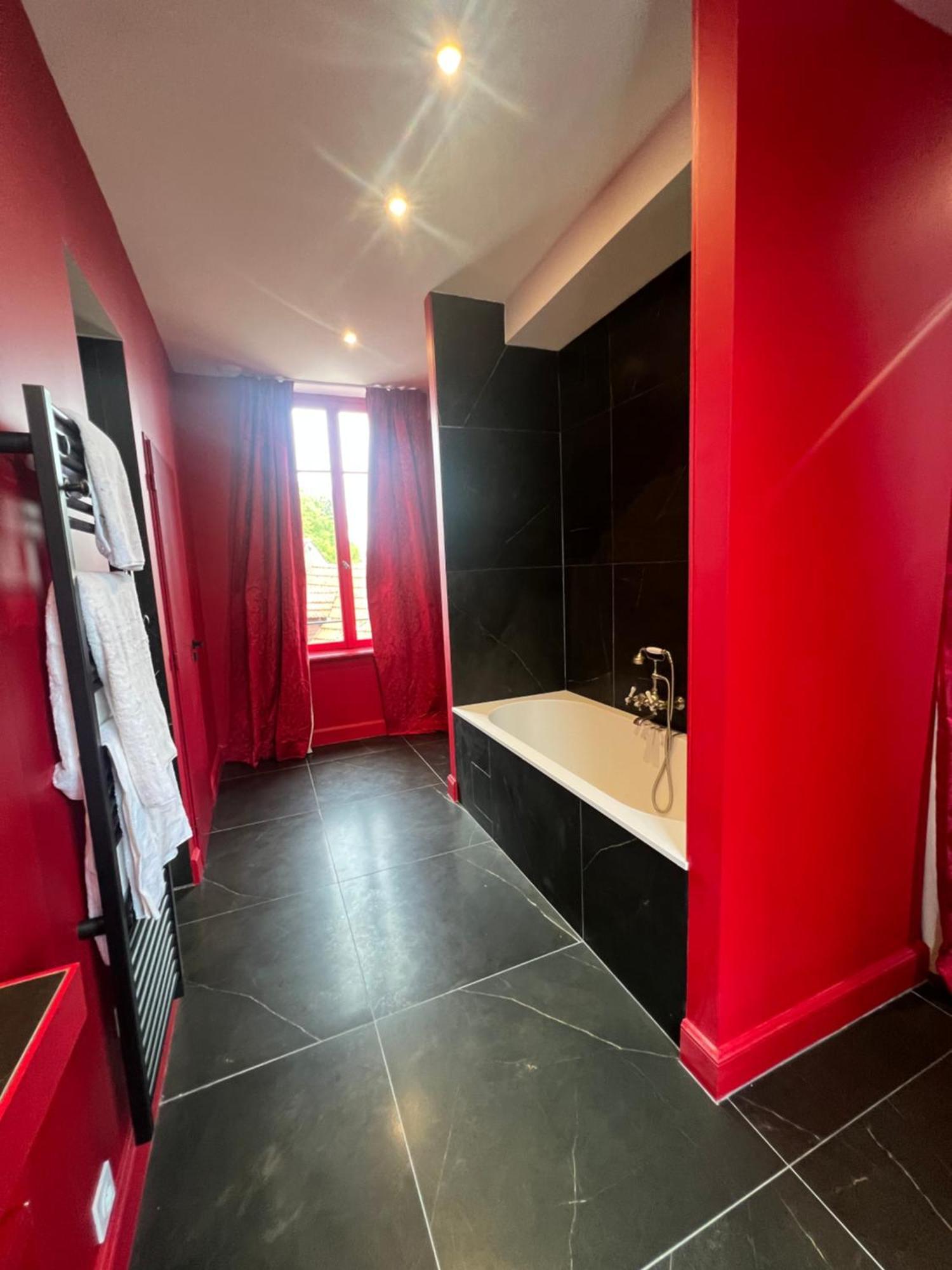 Logis Hotel La Maison A Pan De Bois Vierzon Kültér fotó